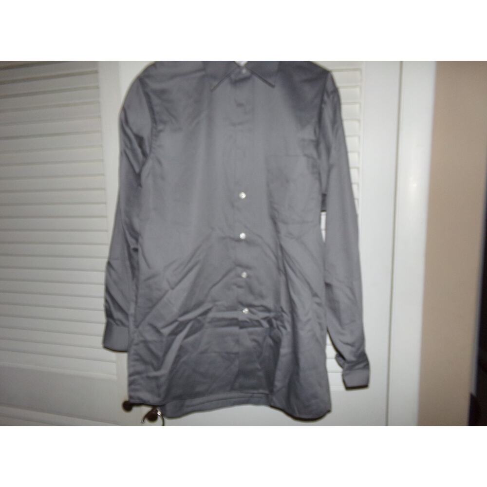 Van Heusen Lux Sateen Wrinkle Free gray dress‎ shirt 15 1/2 32/33